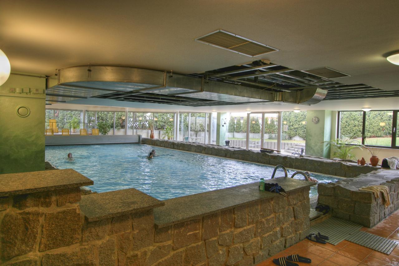 Sport Und Tagungshotel Кенцінґен Екстер'єр фото