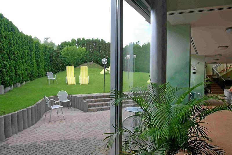 Sport Und Tagungshotel Кенцінґен Екстер'єр фото